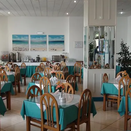Oceanis Hotel 3*